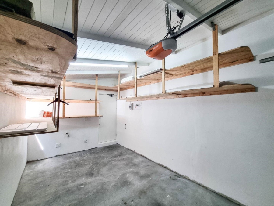 2 Bedroom Property for Sale in Sandbaai Western Cape